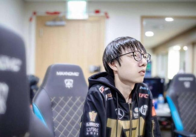 mlxg|MLXG又遭背刺？小虎反目成仇力挺RNG，工资都直接翻倍了