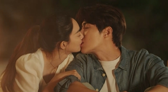 海岸村恰恰恰|甜蜜破表！《海岸村恰恰恰》金宣虎「超欲吻技」被网友讨论！