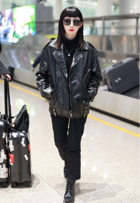 孟美岐|孟美岐换新造型，一身炫酷黑装扮搭配超A齐刘海发型，越看越上头