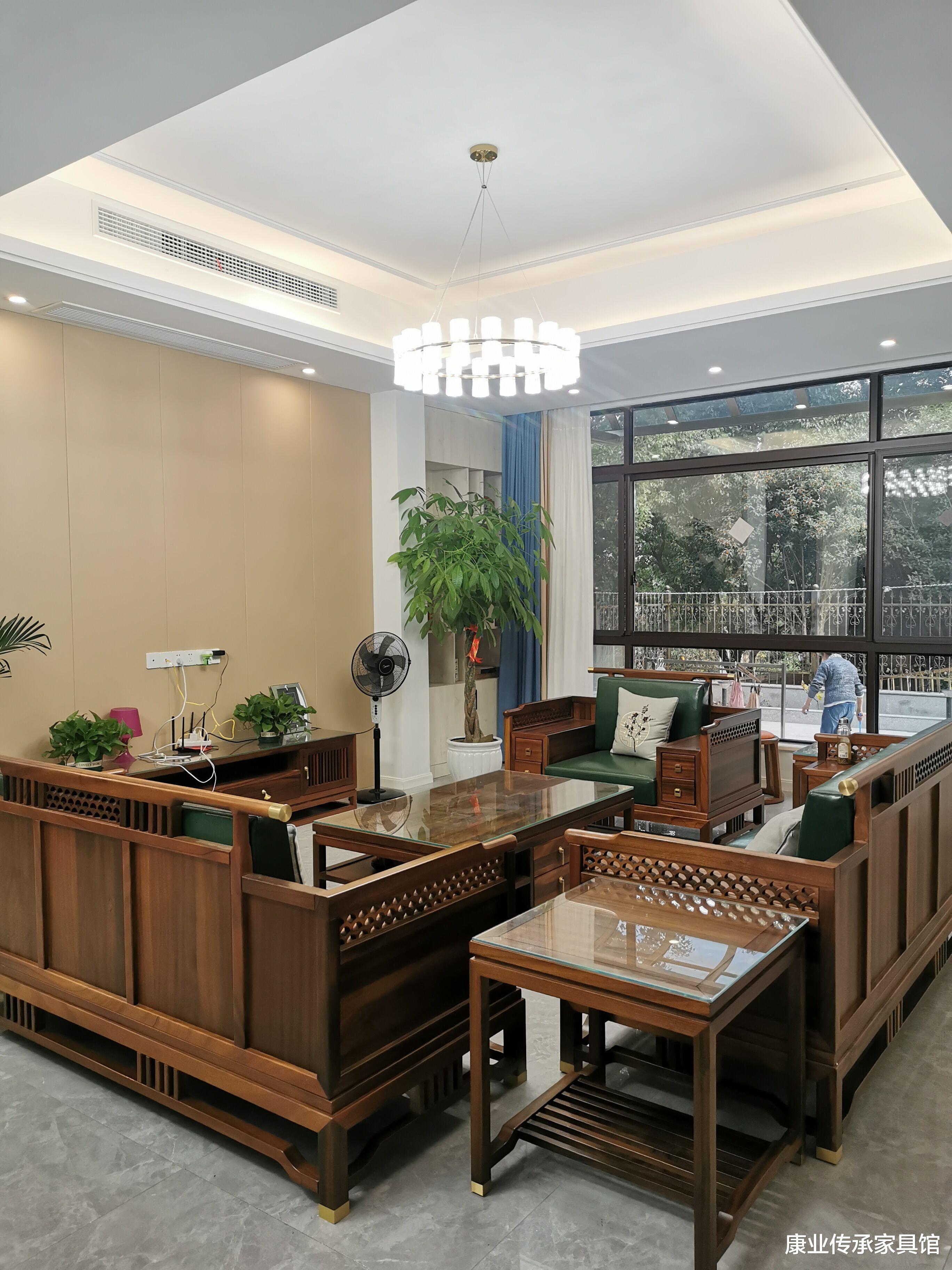 新中式实木家具,演绎简洁雅致的家居氛围