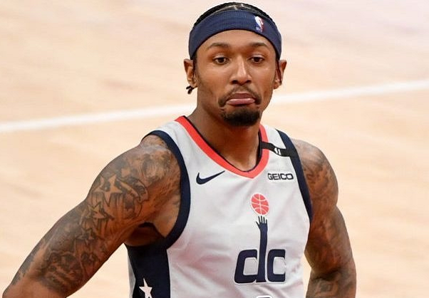 威斯布鲁克|45+21+17！威少三双创纪录，比尔坐稳得分王，浓眉26分遭羞辱！