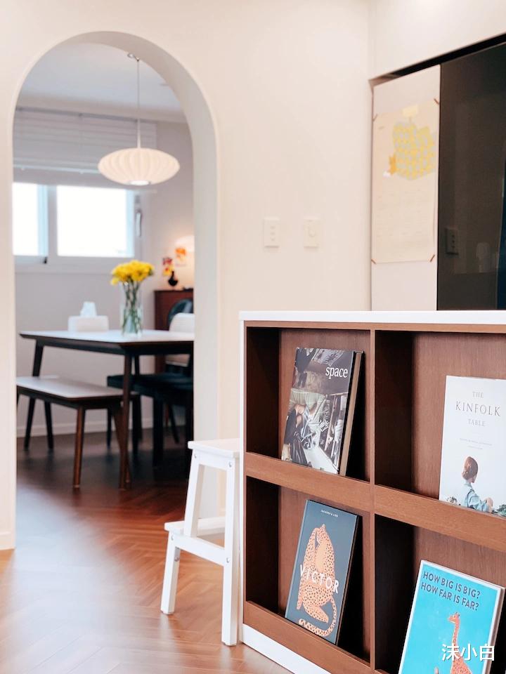 新老房89平，全屋猪肝红的地板，开放式厨房一个顶三！太精致了