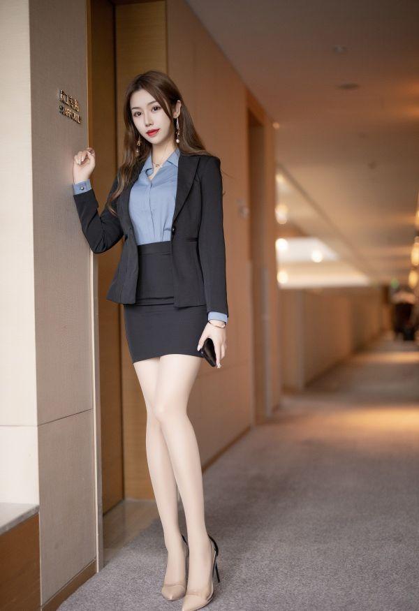 穿衣搭配|职业装的经典搭配之一！一直受职场女性的青睐，给人酷酷的感觉