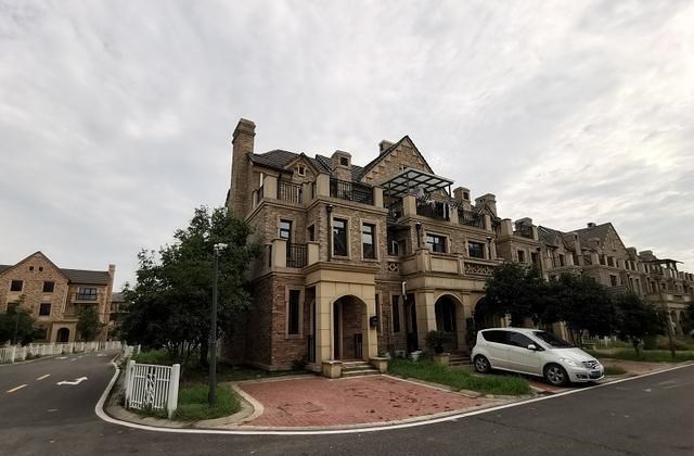 别墅|为何很多人“卖掉”别墅“搬回”高层？过来人：3个原因憧憬破灭