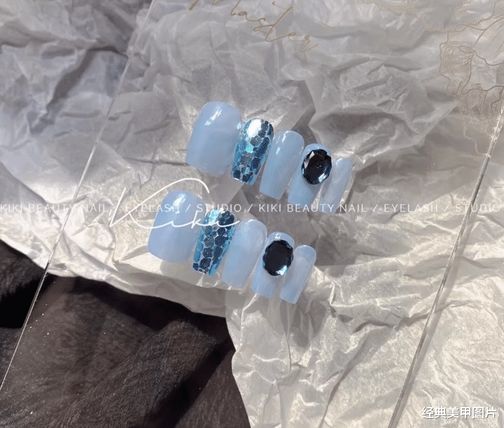 美甲|耀眼绚丽的blingbling美甲,美的大大方方!