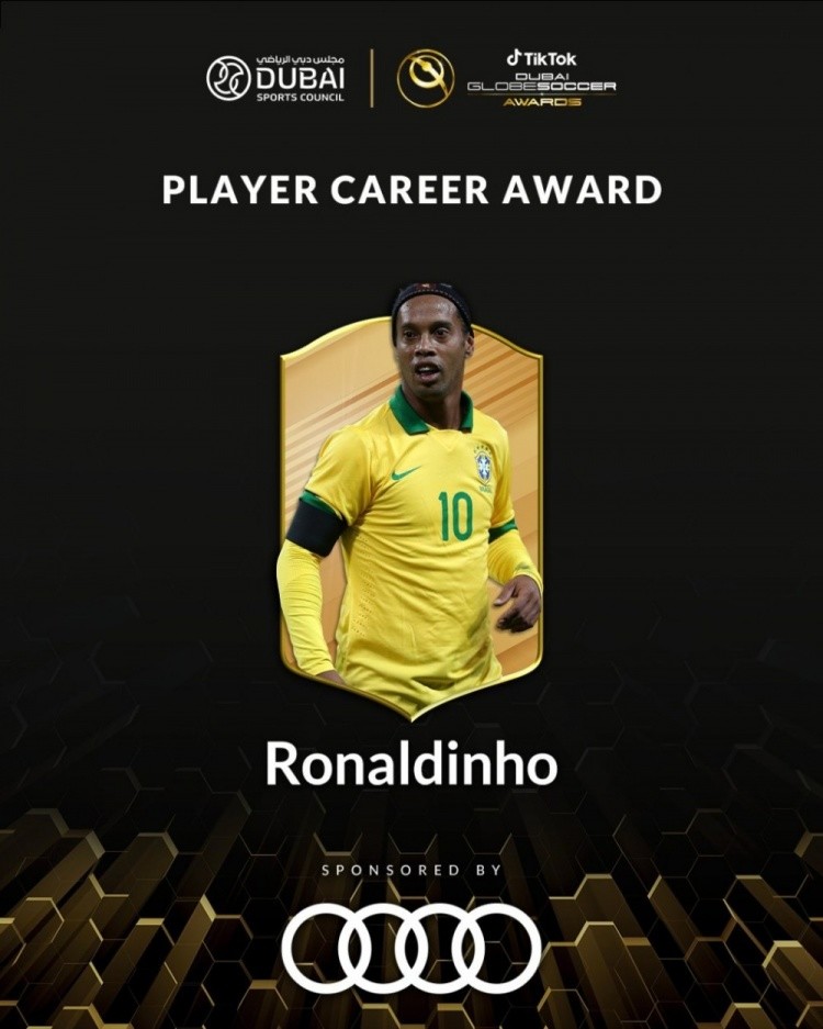 |小罗：感谢授予我球员职业生涯奖，足坛满是球星这个奖来之不易