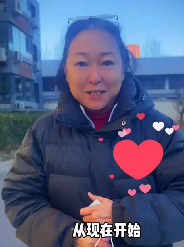 文瑾莹|台星方芳拿到大陆身份证，开心晒证满脸自豪，称落叶要归根