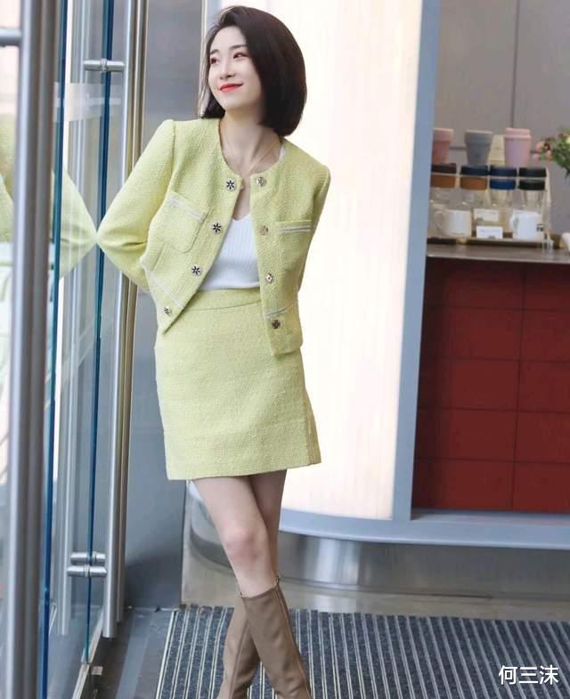何三沫 冬季穿搭不要太过繁杂,简约款更吸引人,轻松成为人群中的焦点