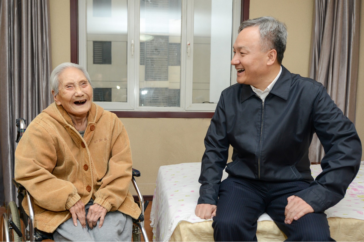 母婴说事|“养儿防老”已过时，想要晚年过得有保障，还是得靠这“三宝”