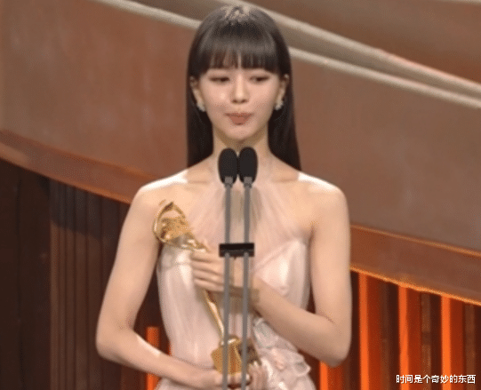 金素妍|金素妍获得SBS演技大赏,宋慧乔再次陪跑