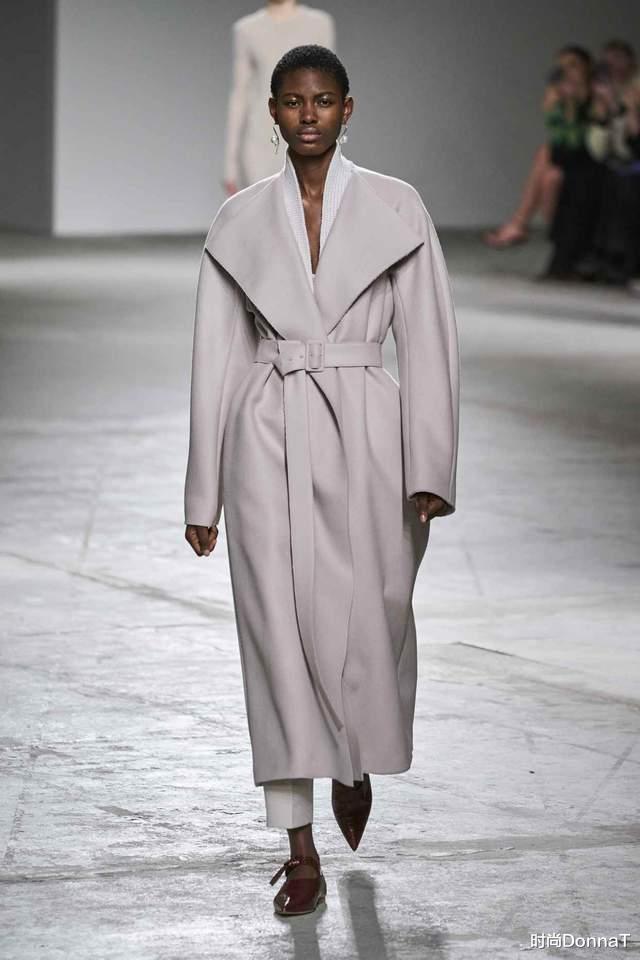 穿衣搭配|Agnona满满都是高级感！上班这么穿，秒变时髦的职场女神