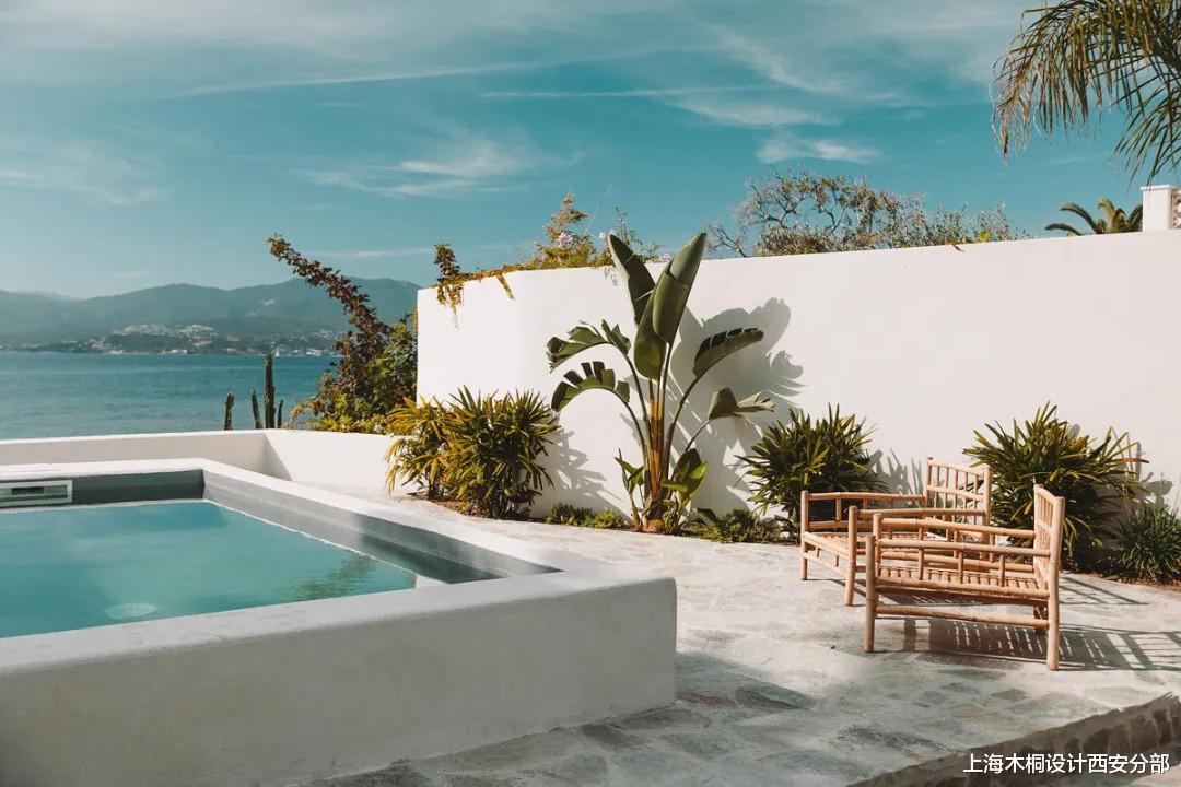 HOUSE BY THE SEA丨在海岸边的建筑里，拥抱阳光