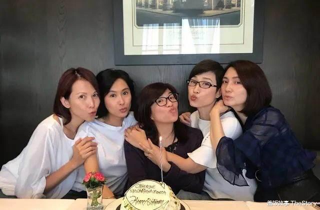 朱茵|不互撕、不翻脸,相亲相爱30年,她们打了多少塑料姐妹花的脸?