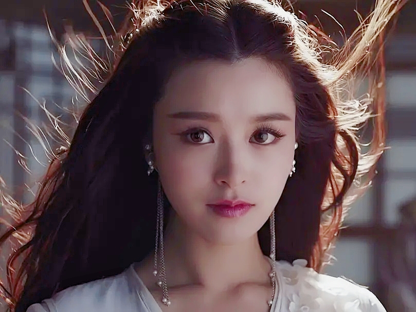 刘亦菲|都是一字眉惹的祸！当新版“王语嫣”换上柳叶眉，美貌不输刘亦菲