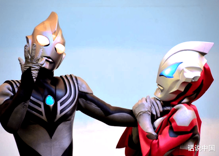 迪迦·奥特曼|迪迦奥特曼和特利迦谁的实力最强？官方已经给出答案，别说你不接受！