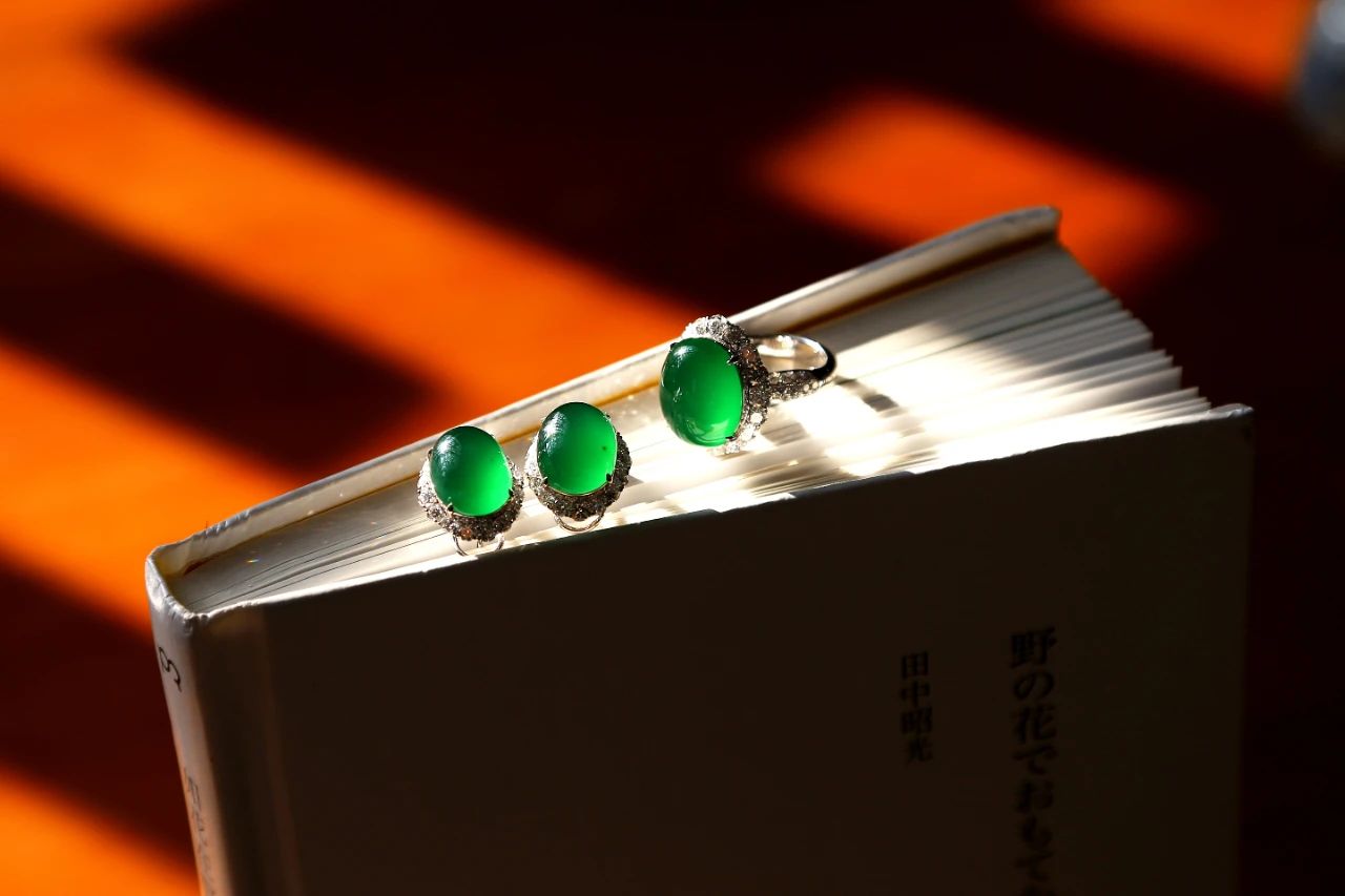 翡翠|翡翠之美：雅、韵、灵、巧、艳