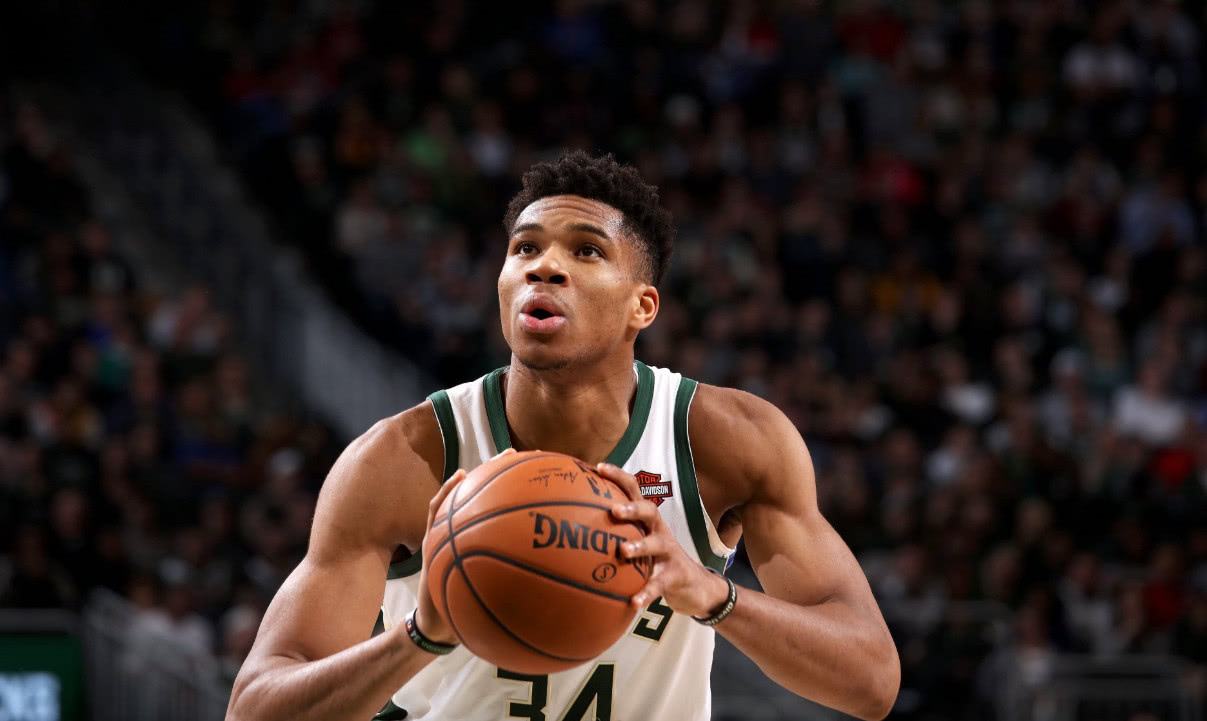 斯蒂芬·庫里|名嘴諷刺字母哥偷了杜蘭特的總冠軍，后者回懟：實力會證明一切