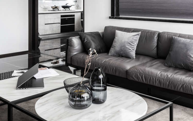 家居超人|年轻人就要敢于尝试，极简的黑白灰，同样可以赢得长辈的好评