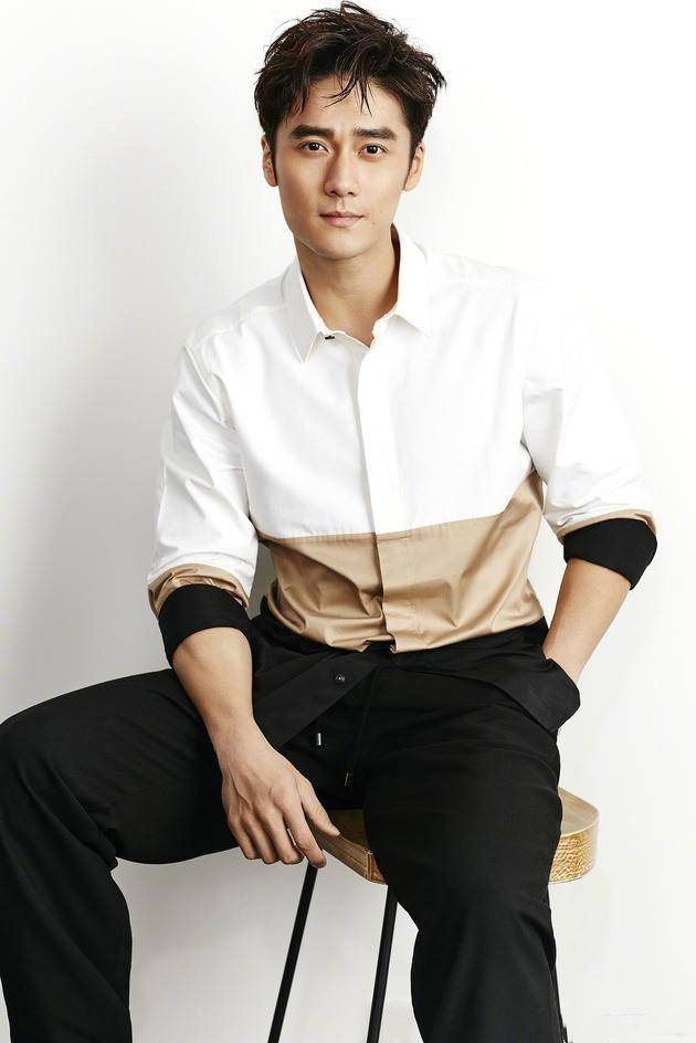 蒋劲夫|张哲瀚蒋劲夫被上戏校友官网除名，网友调侃：钱枫也快了！