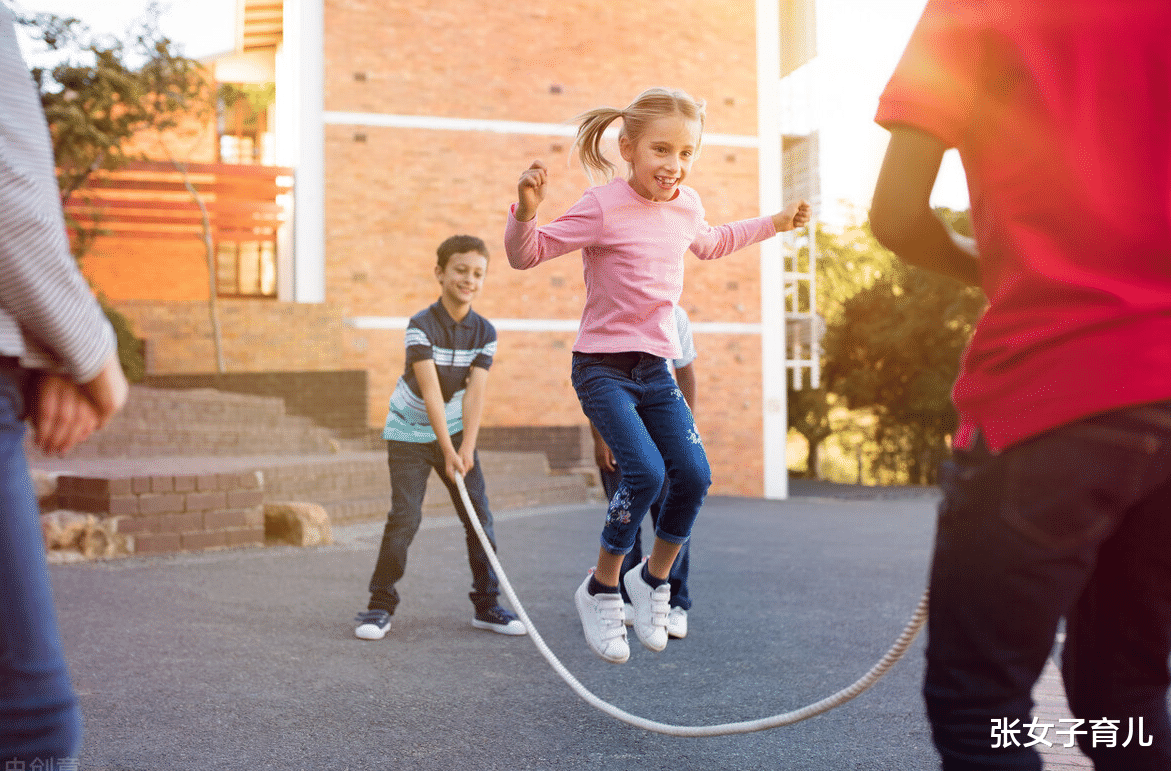 张女子育儿|12岁男孩身高近180cm，父母身高不到170cm，怎么做到的呢