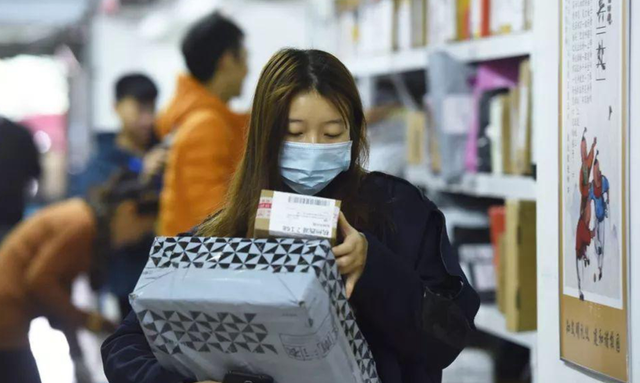 宏碁|大学里出现“怪象”，学生纷纷使用现金支付，手机支付不香了？