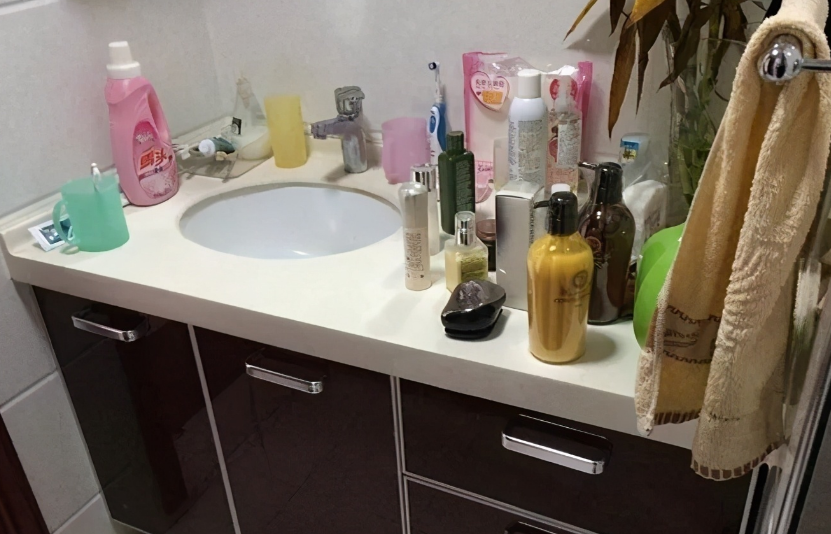 二柒山居|去闺蜜家借住,打开卫生间就呆了,设计得不错,拍下来回家照着学