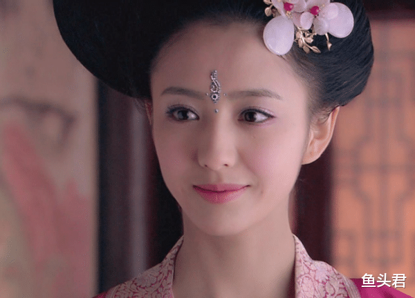 佟丽娅|有种“不公平”叫佟丽娅姐妹，父母给她超高颜值，姐姐却长相平平