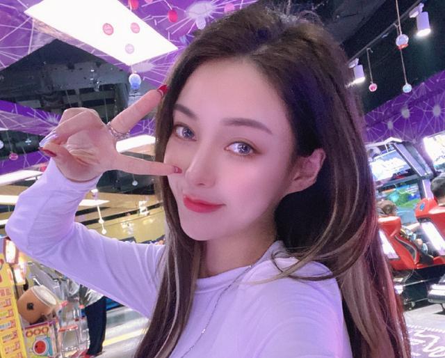 郭美美|郭美美发文公开恋情，对方是女狱警？自称公开恋情只为对方能安心