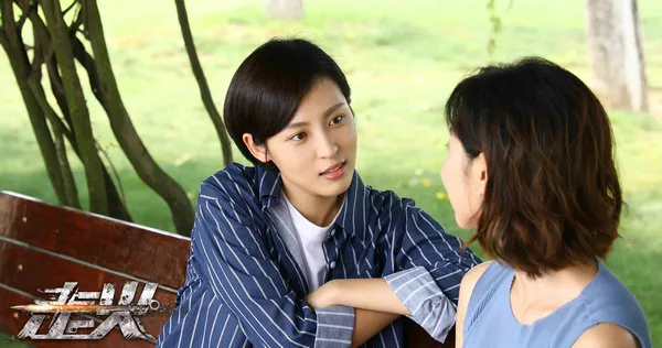 周放|被赞“内娱玫瑰”,28岁官宣嫁给幼儿园同学:娱乐圈的男人,我看不上