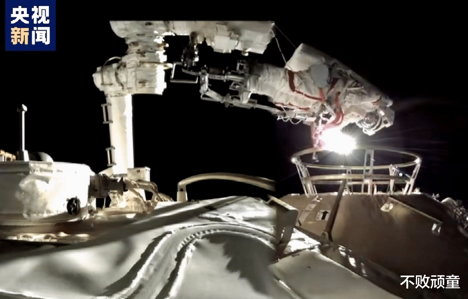 科学家 天和航天员出舱任务为何吸引全球目光？解读舱外活动3大关键技术