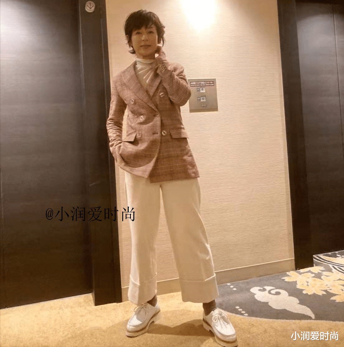 穿衣搭配 永远的“莉香”！55岁铃木保奈美的装扮，照着搭，优雅高贵有气质