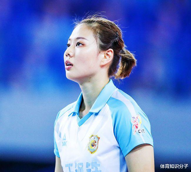 德蒂|合砍40分风头正盛!女排青春三叉戟大爆发,1米8小钢炮盖过新朱婷
