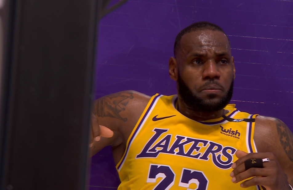 斯蒂芬·库里|库里空砍37分!詹姆斯三双+超远三分准绝杀勇士:被追梦打出眼泪!