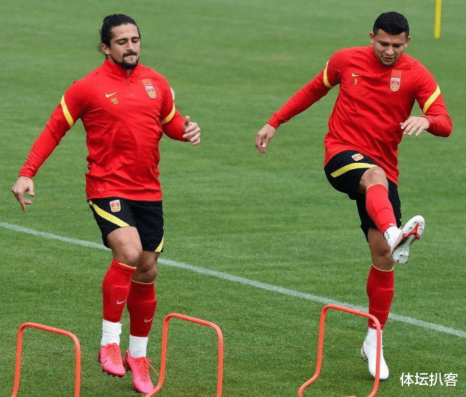 国足|2-0！6连胜！李铁率领国足创造历史，超越昔日恩师，6战轰24球