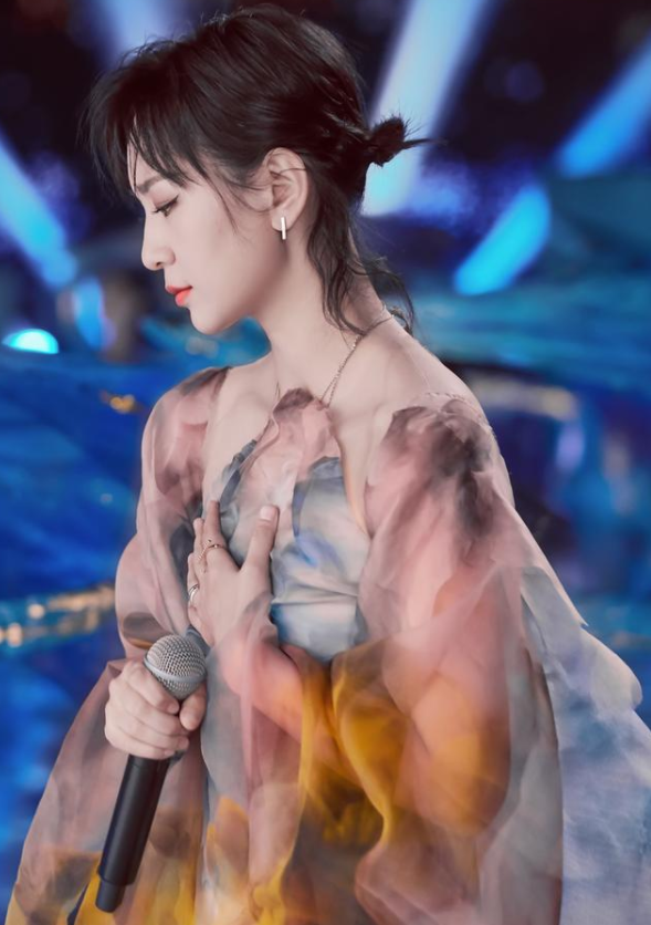 灵熙说珠宝|周笔畅：曾经的假小子，如今蜕变成了女神