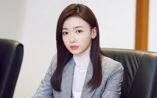 白梦妍|欢娱七朵小花“内卷”严重，白鹿剑指一姐宝座，张楠成于正新宠