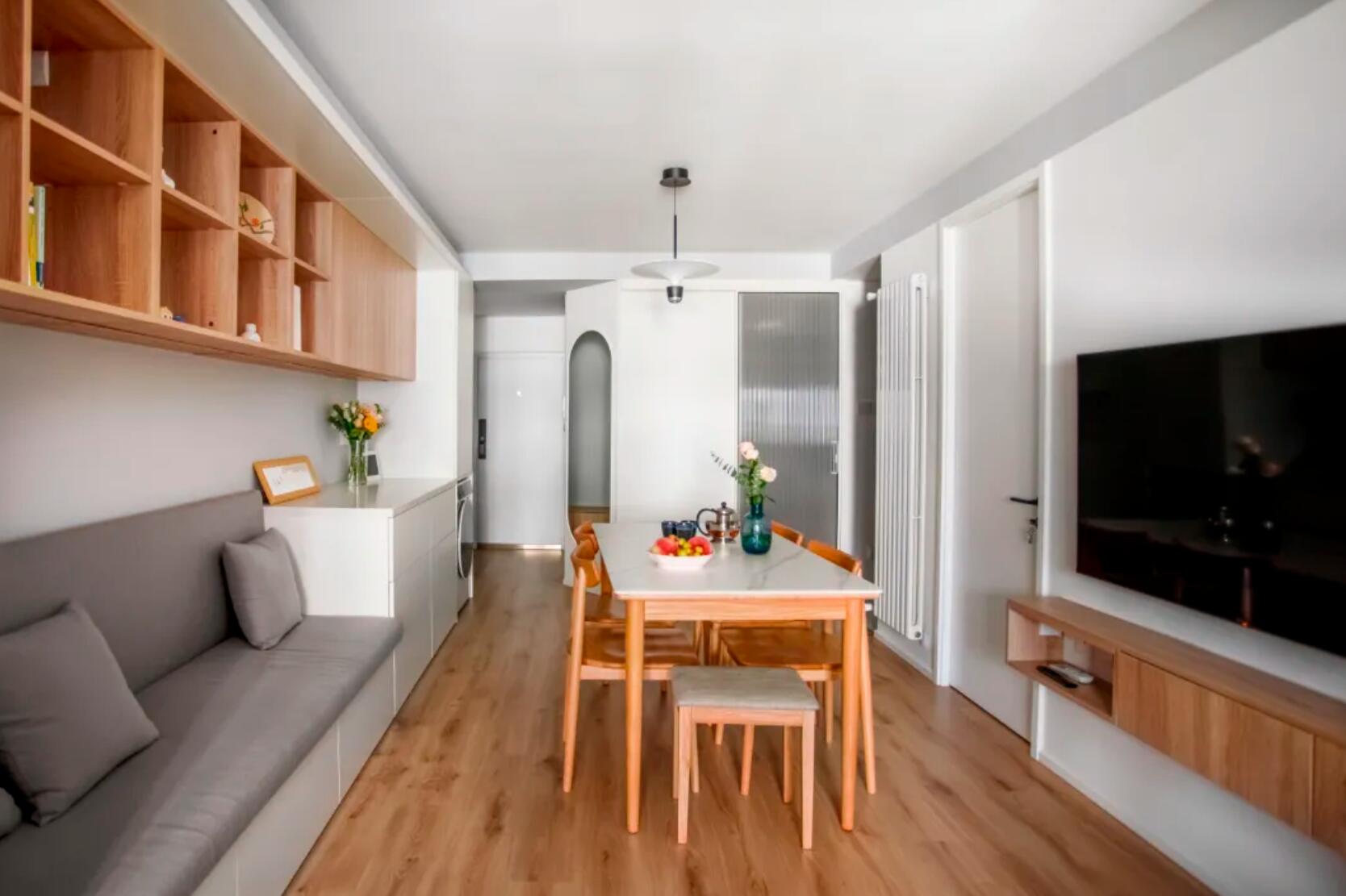 她家称为“神设计”都不为过!60㎡,三代人居住,收纳还特别多