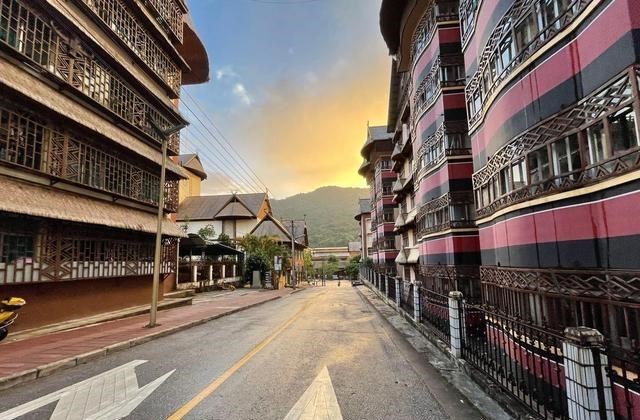 云南 没有交通红绿灯的云南城市,不仅不会堵车,而且美得不可思议