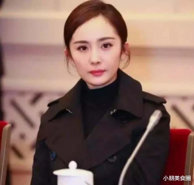 央视|人民大会堂开会不许化妆，暴露明星真实长相，真的像电视上那么好看吗？