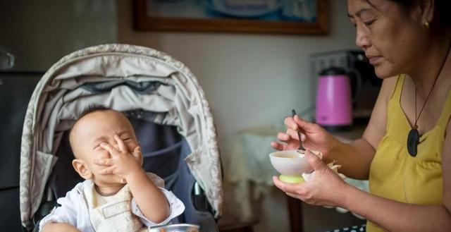 发型|6岁孙女偷偷给环卫工奶奶预约化妆,妆后惊艳众人:像公主