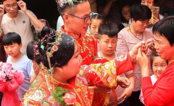 果莓妈咪说 男性迎好消息！河南364个村新增一规定，彩礼钱不得超“这个数”
