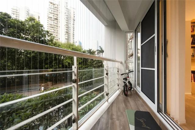 135㎡现代简约，温馨舒适的空间，加上草绿色的点缀，文艺舒适