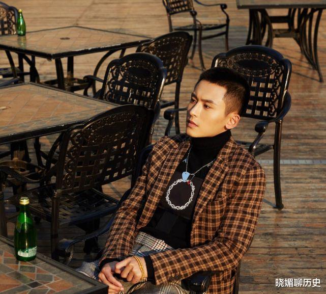 张哲瀚|曝张哲瀚将遭全网封杀，军报下场怒批：忘记历史，是对历史的背叛