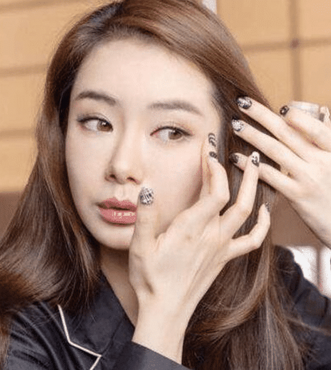 吴亦凡|堪称我国最“憋屈”眼霜，明明比欧莱雅和兰蔻都好用，却因便宜被忽视