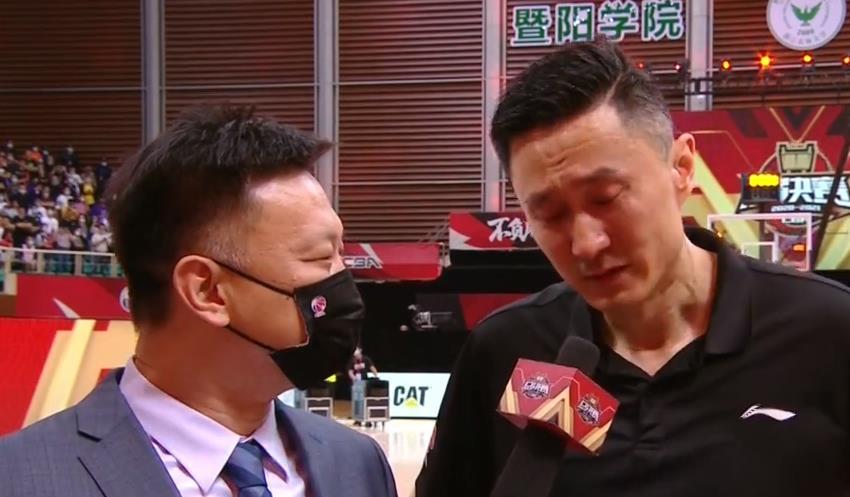 广东男篮|广东夺冠奖金曝光！易建联仅得份子钱，美女老板给胡明轩“开小灶”