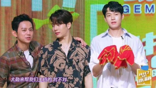 何炅|网曝何炅牵手年下男不是柴格，而是另有其人，这3个男星被猜测