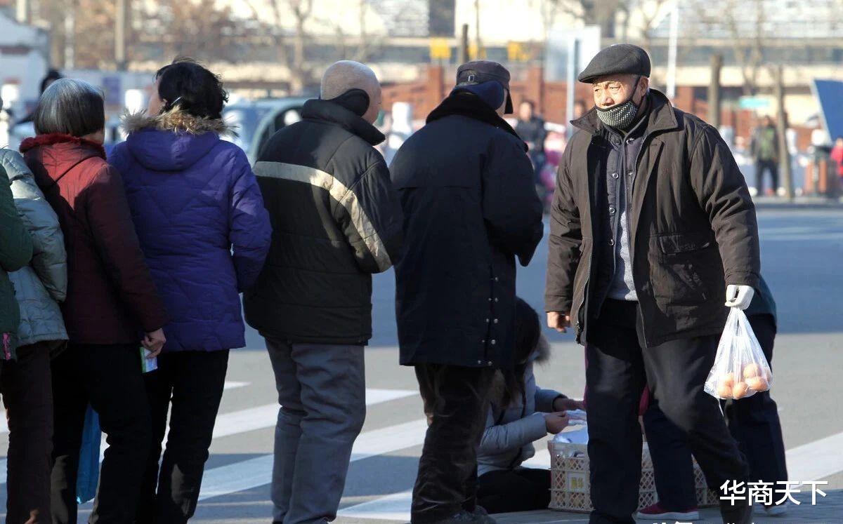 华商天下 连扶老人的资本都没有，没办法，成年人的世界，一个“穷”字了得