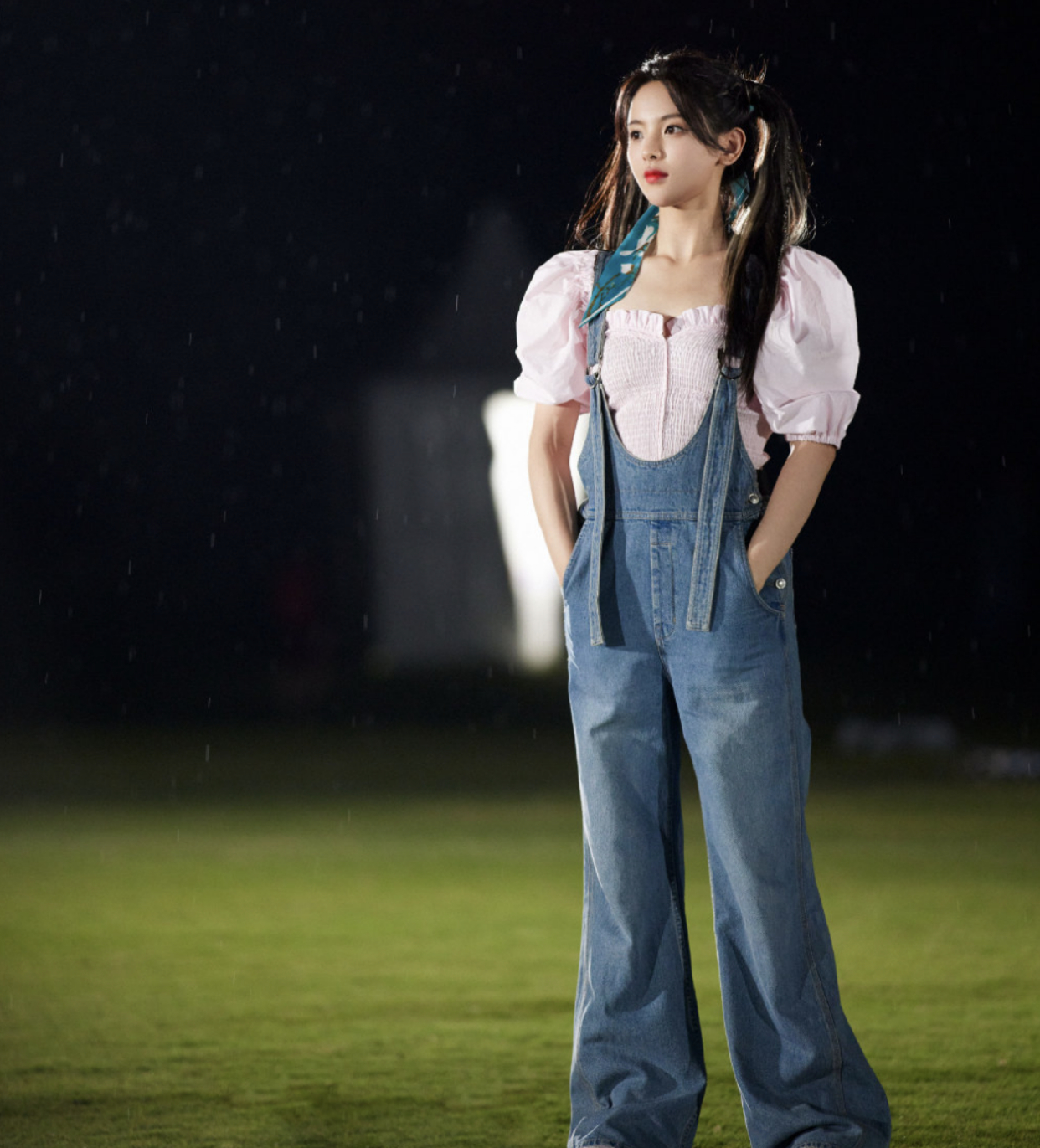 闲鱼有话说|今年夏天开始流行“泡泡袖”,减龄又有高级感,半个娱乐圈都在穿