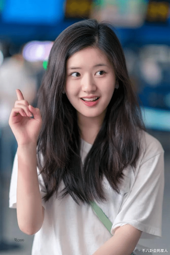 90后|川渝盛产美女，这8位90后小花，才是真正的明眸皓齿、秀色可餐