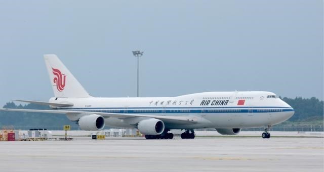 缘来妈咪|坐飞机时,关于这3个“免费服务”,空姐不会主动提供,你知道吗